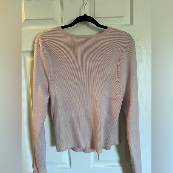 Pale pink ribbed v neck cropped sweater🌸 - Picture 4 of 5